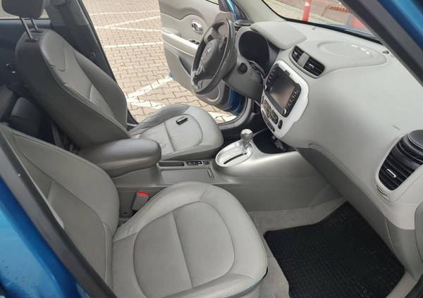 Kia Soul cena 47400 przebieg: 117500, rok produkcji 2017 z Szczecin małe 137